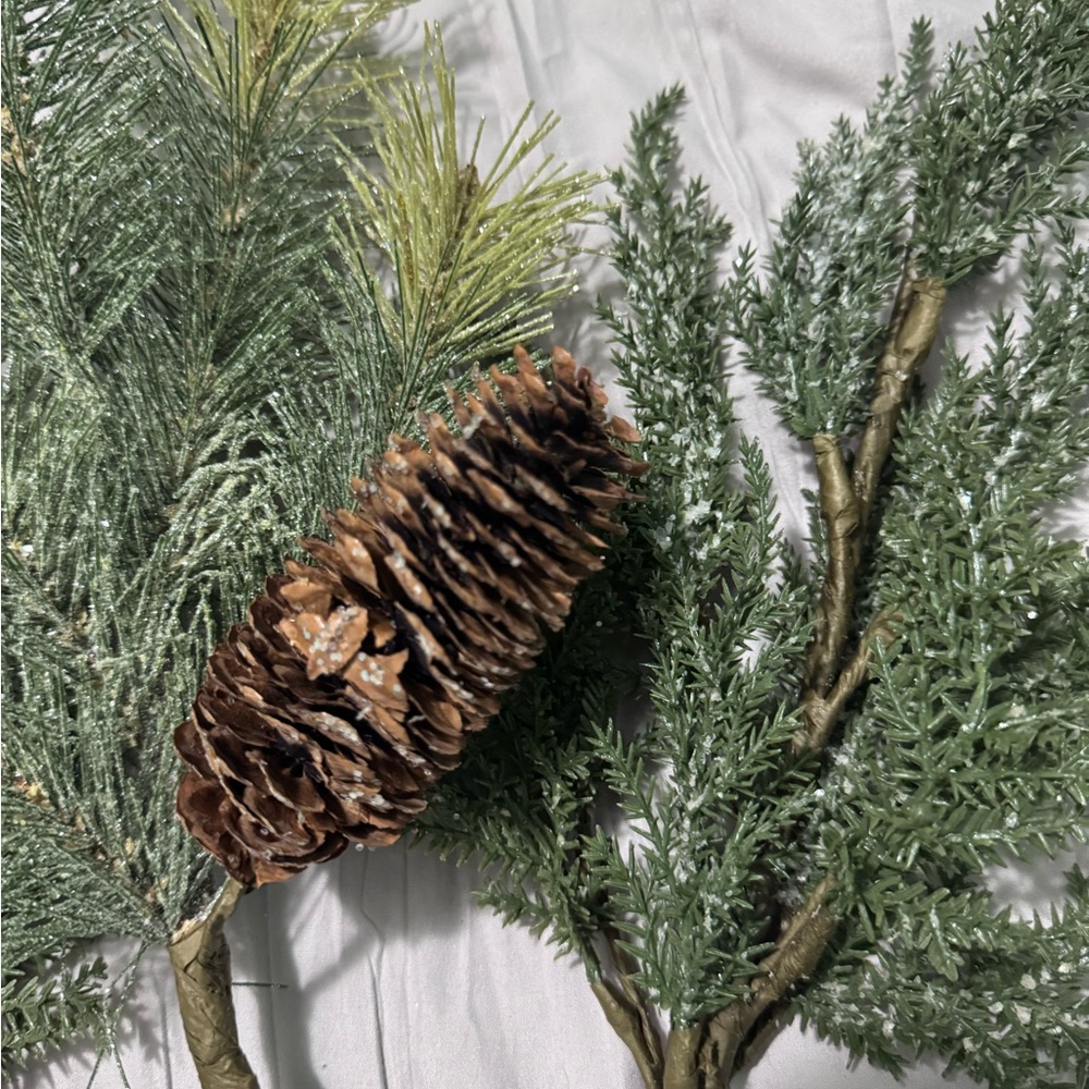 Green Pine Holiday Branches with Pinecone ๐ฒ - Picture 3 of 4